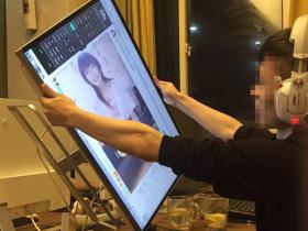 每日一笑:好大的ipad