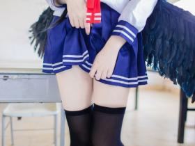 眼镜娘水手服黑丝美腿大姐姐配翅膀Cosplay图片合集