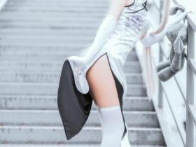 性感缘之空春日野穹白色丝袜白嫩美女cosplay场照福利图片