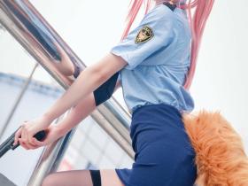 高清性感长腿黑丝粉头发猫耳女警cosplay图片合集