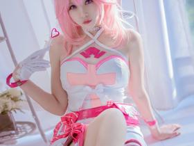 高清崩坏学园性感丝袜护士装八重樱Cosplay福利图片 御姐制服腿玩年丝袜都有