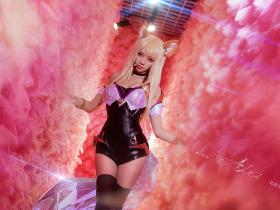 高清性感美胸的黑丝大长腿小姐姐Cosplay九尾妖狐阿狸拥伊芙琳卡莎图片