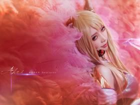 高清性感美胸的黑丝大长腿小姐姐Cosplay九尾妖狐阿狸拥伊芙琳卡莎图片